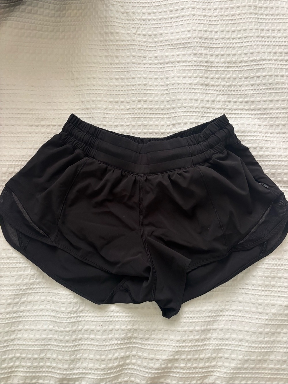 Lululemon hotty hot shorts length 2.5 - black